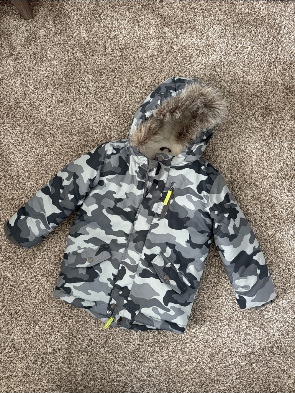 NWOT Cat and Jack Kids Camo Hooded Winter Jacket - Gray Camouflage Size 5T